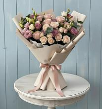 Букет цветов из:  Розы и Лизиантусы в Сельце