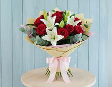 Букет цветов из:  Лилии и Розы в Сельце