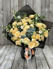 Букет цветов из:  Розы и Лизиантусы в Сельце