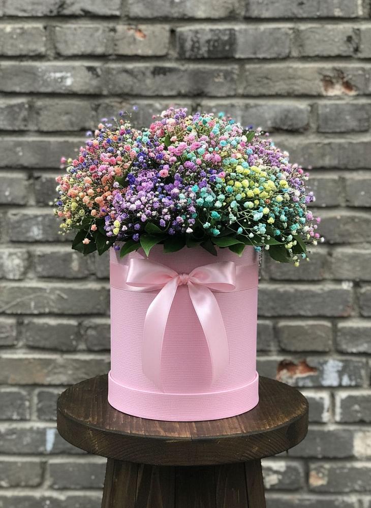 Цветочная композиция из Гипсофила и Розы в шляпной коробке в Сельце