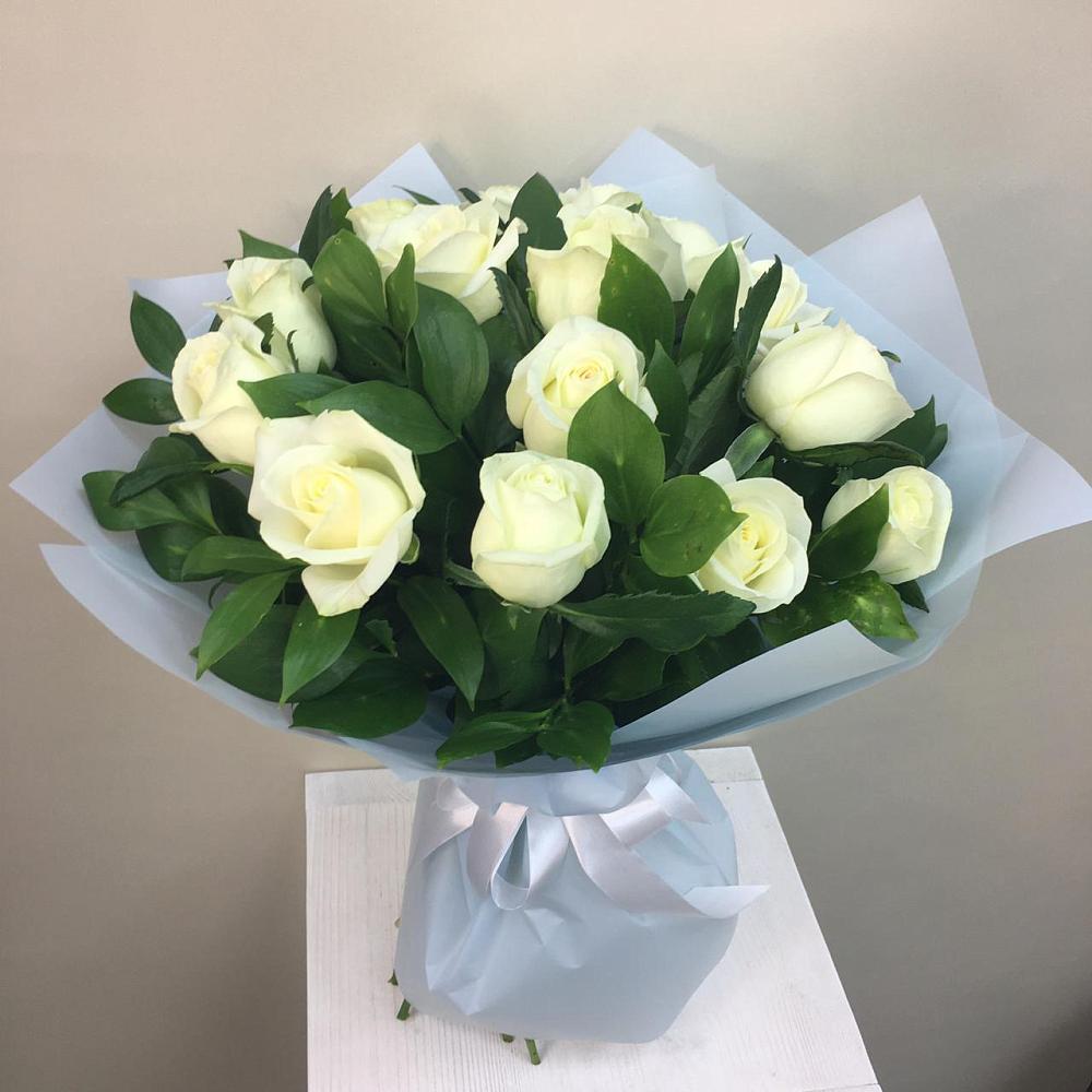 Букет 15 Белых роз Проуд в Сельце