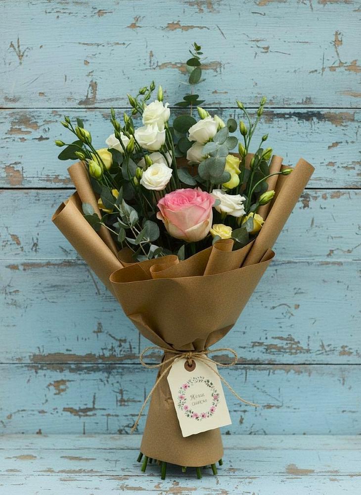 Букет цветов из: Розы и Лизиантусы в Сельце