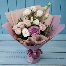 Букет цветов из:  Розы и Лизиантусы в Сельце