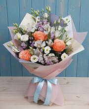 Букет цветов из:  Лизиантусы, Розы, Альстромерии и Гипсофила в Сельце