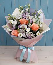 Букет цветов из:  Лизиантусы, Розы, Альстромерии и Гипсофила в Сельце