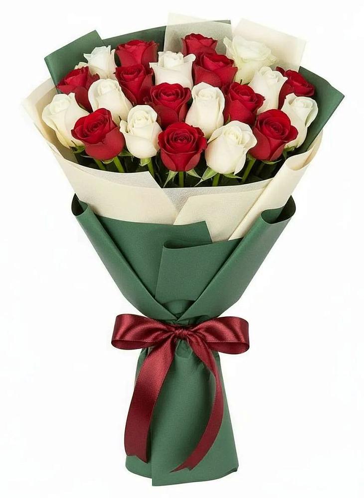 Букет Микс из красных и белых роз в Сельце