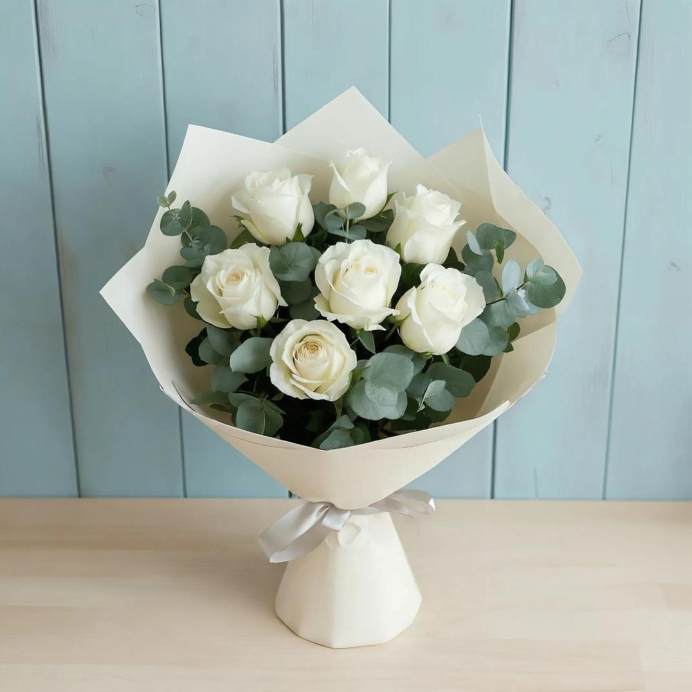 Букет Белые розы в Эвкалипте в Сельце