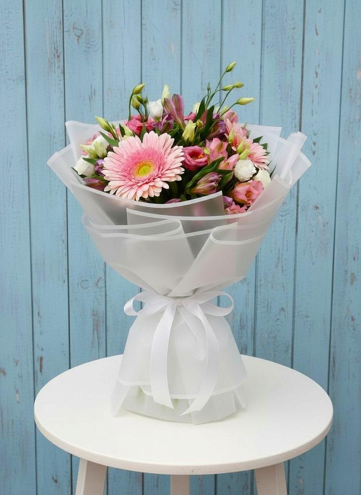 Букет цветов из: Герберы, Альстромерии и Лизиантусы в Сельце