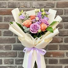 Букет цветов из:  Лизиантусы и Розы в Сельце