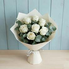 Букет Белые розы в Эвкалипте в Сельце