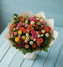 Букет Микс из разноцветных кустовых роз в Сельце