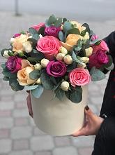 Цветочная композиция из Розы в шляпной коробке в Сельце