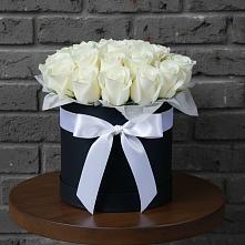 Цветочная композиция из Розы в шляпной коробке в Сельце